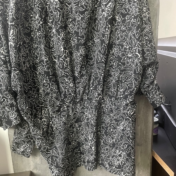 Zara's floral black and white kimono with elastic waist size L - Picture 6 of 6